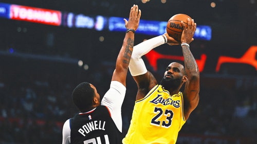 LEBRON JAMES Trending Image: LeBron James outscores Clippers in fourth quarter as Lakers overcome 21-point deficit